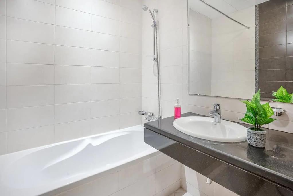 Appartement Book Me! 3 Bedroom Front Abou Dabi