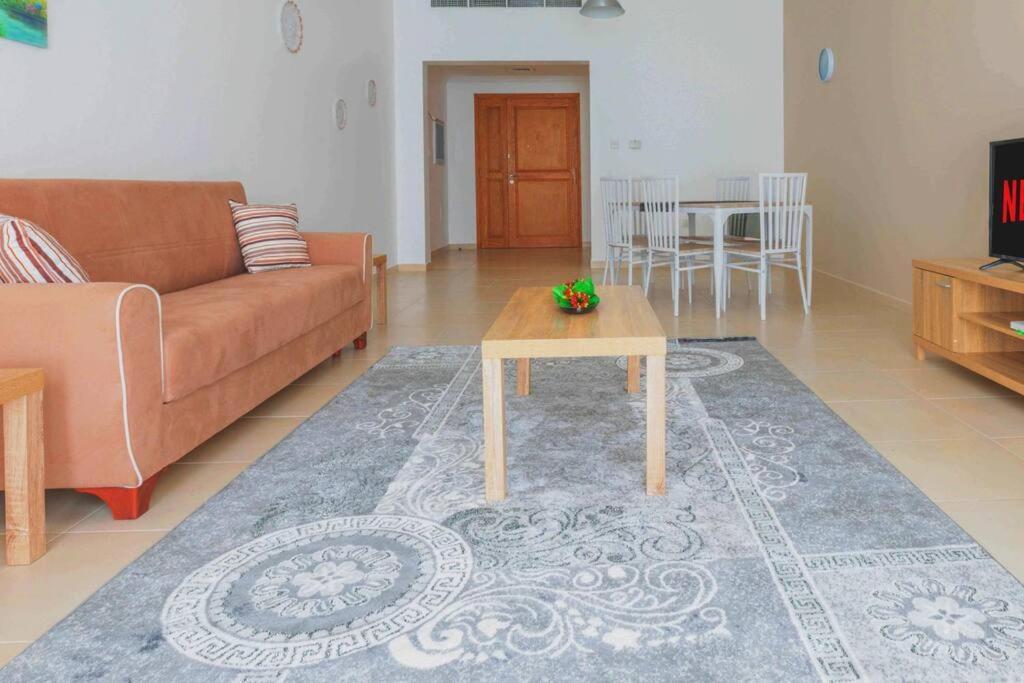 Book Me! 3 Bedroom Front Appartement